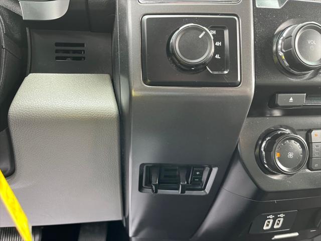 Photo of 2017 Oxford White Ford F-150