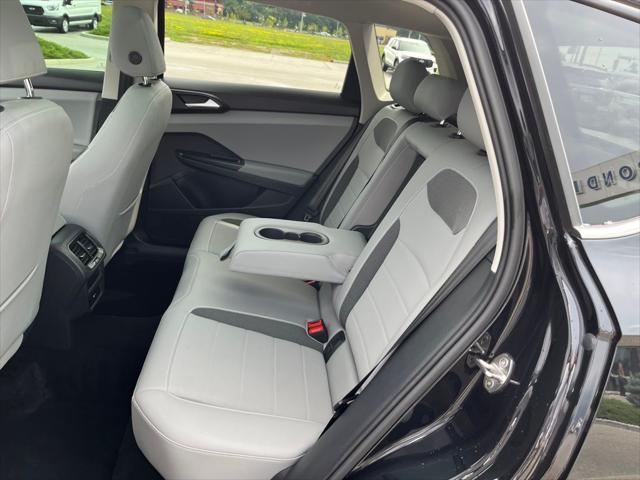 Photo of 2022 Deep Black Pearl Volkswagen Taos