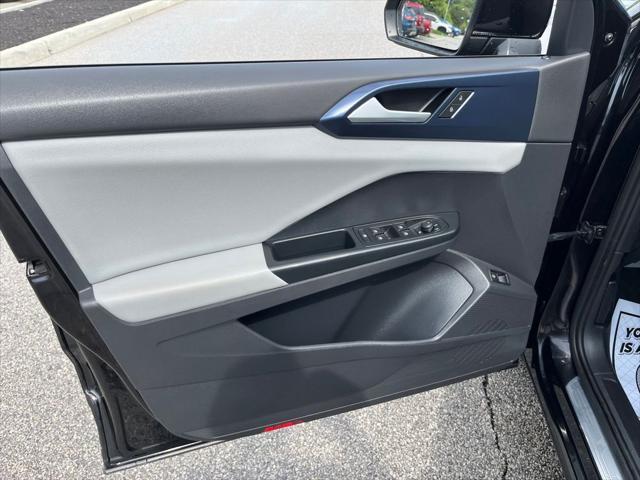 Photo of 2022 Deep Black Pearl Volkswagen Taos