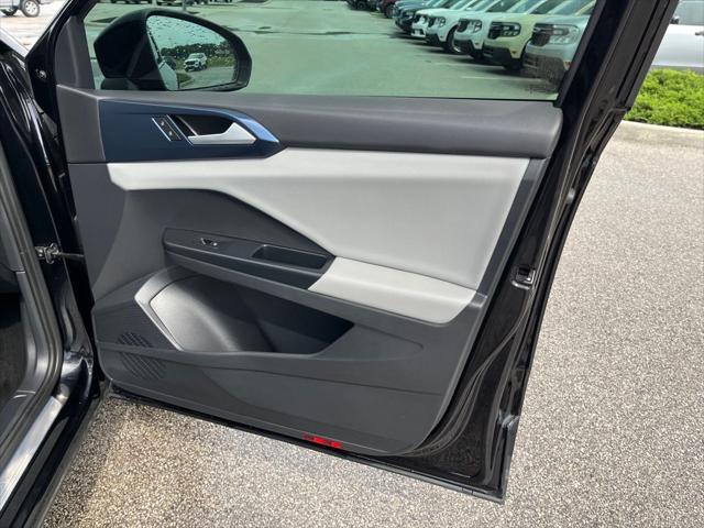 Photo of 2022 Deep Black Pearl Volkswagen Taos