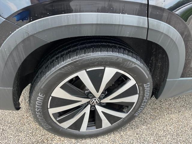 Photo of 2022 Deep Black Pearl Volkswagen Taos