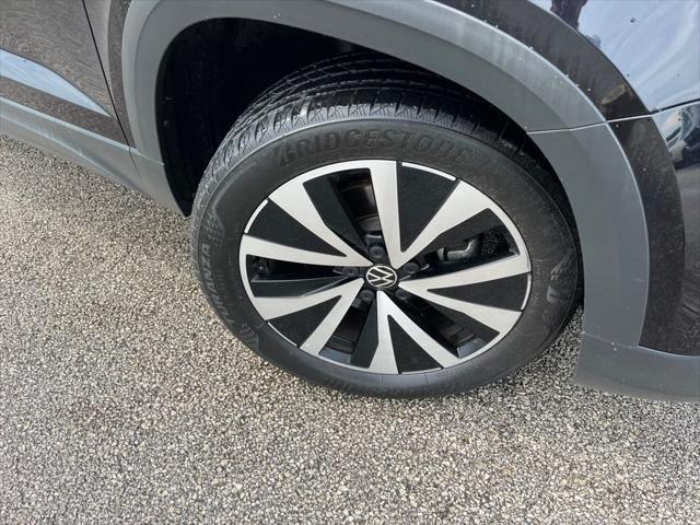 Photo of 2022 Deep Black Pearl Volkswagen Taos