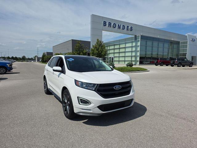 Photo of 2018 White Platinum Metallic Tri-Coat Ford Edge