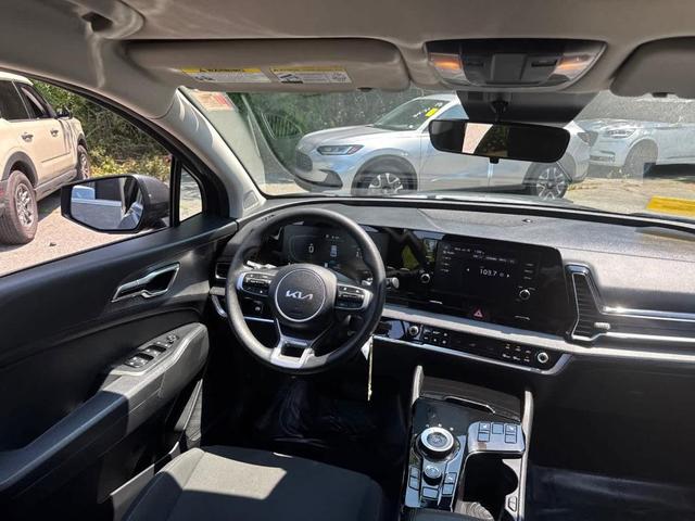 Photo of 2023 Gravity Gray Kia Sportage Hybrid