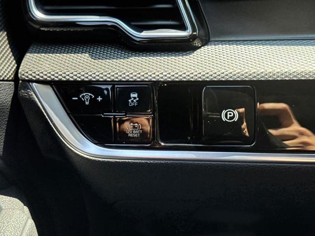 Photo of 2023 Gravity Gray Kia Sportage Hybrid