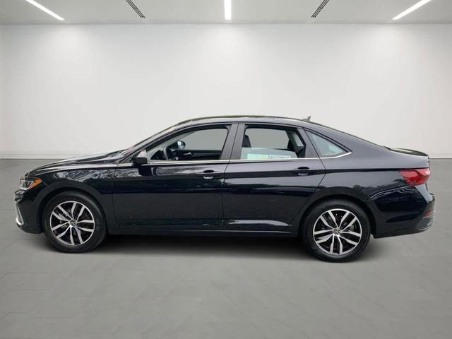 Photo of 2025 Deep Black Pearl Effect Volkswagen Jetta