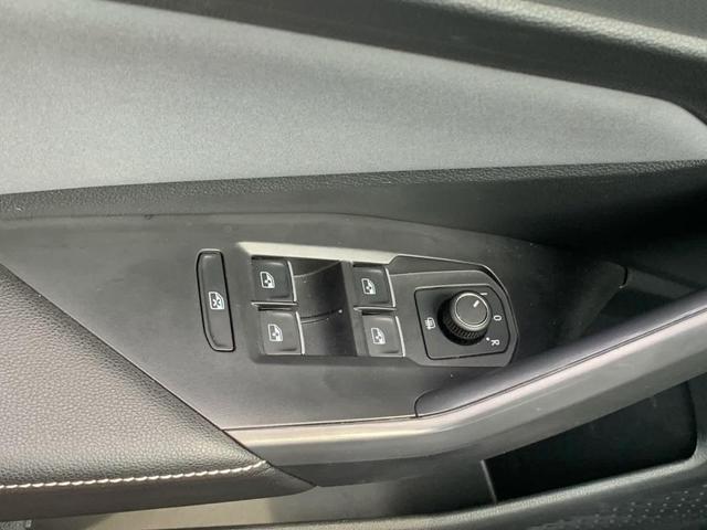 Photo of 2025 Deep Black Pearl Effect Volkswagen Jetta