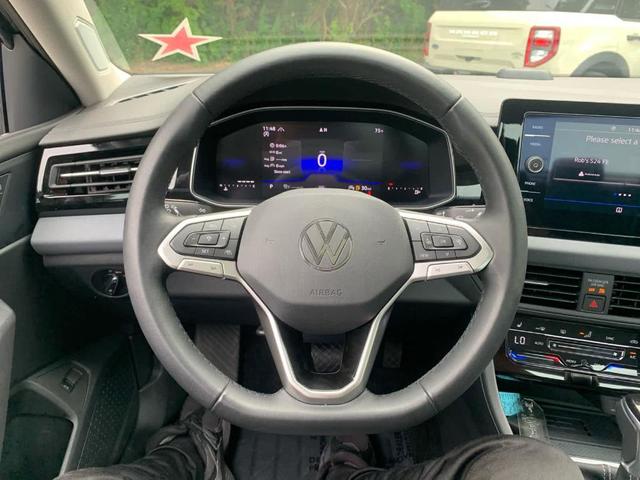 Photo of 2025 Deep Black Pearl Effect Volkswagen Jetta