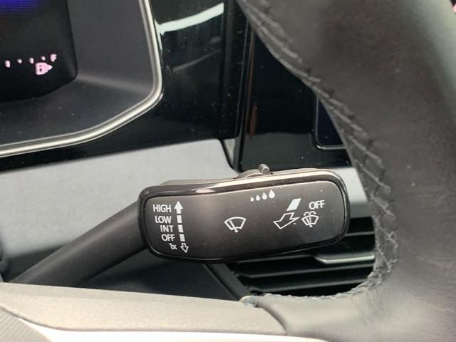 Photo of 2025 Deep Black Pearl Effect Volkswagen Jetta