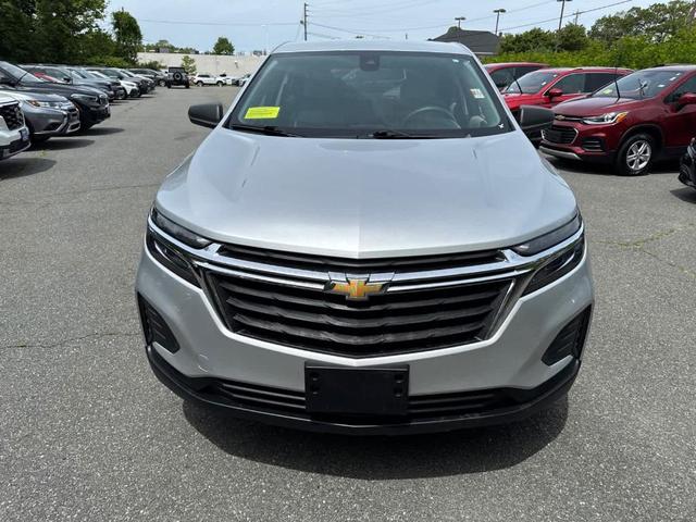 Photo of 2022 Silver Ice Metallic Chevrolet Equinox