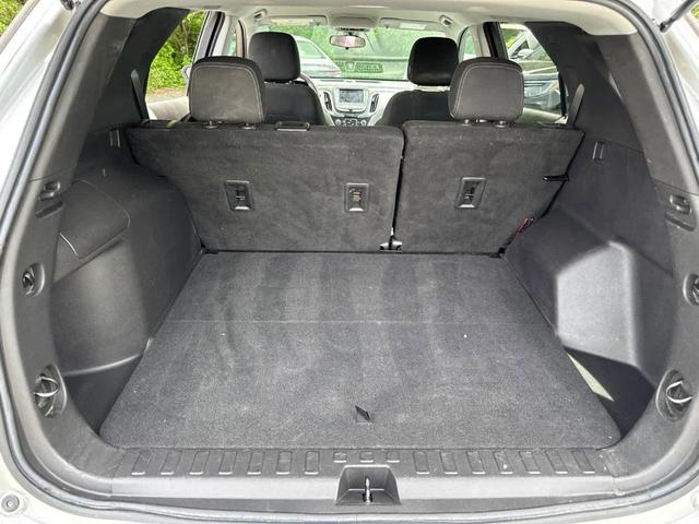 Photo of 2022 Silver Ice Metallic Chevrolet Equinox