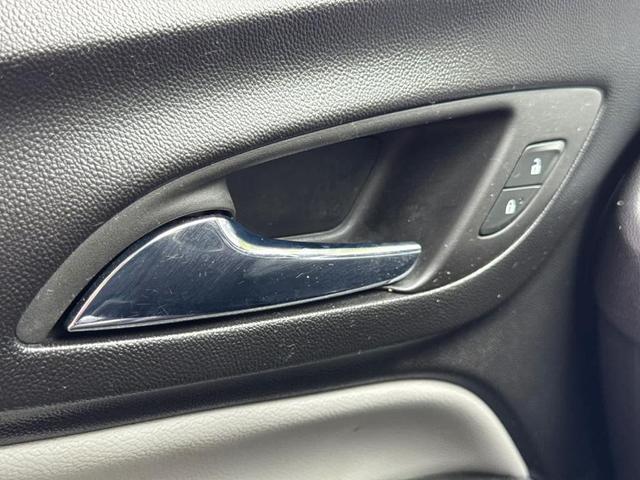 Photo of 2022 Silver Ice Metallic Chevrolet Equinox