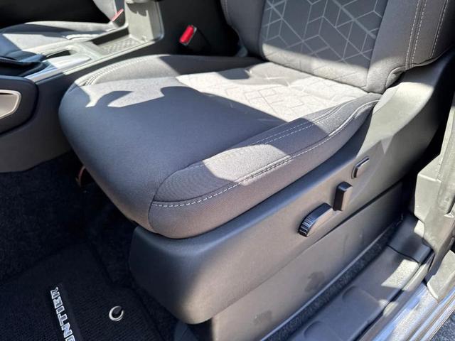 Photo of 2025 Gun Metallic Nissan Frontier