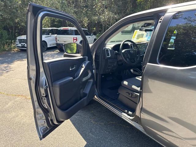 Photo of 2025 Gun Metallic Nissan Frontier