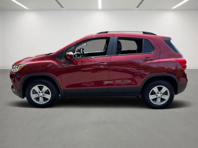 Photo of 2022 Crimson Metallic Chevrolet Trax