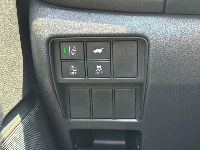 Photo of 2022 Lunar Silver Metallic Honda CR-V