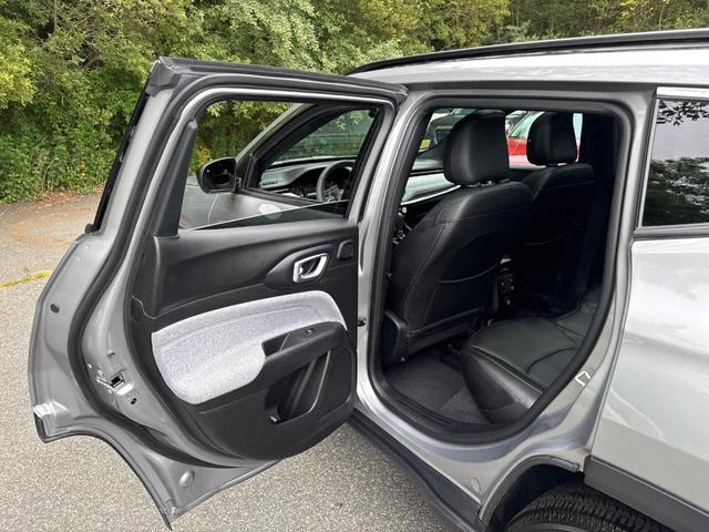 Photo of 2023 Billet Silver Metallic Clearcoat Jeep Compass