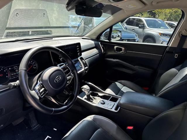 Photo of 2021 Sparkling Silver Kia Sorento