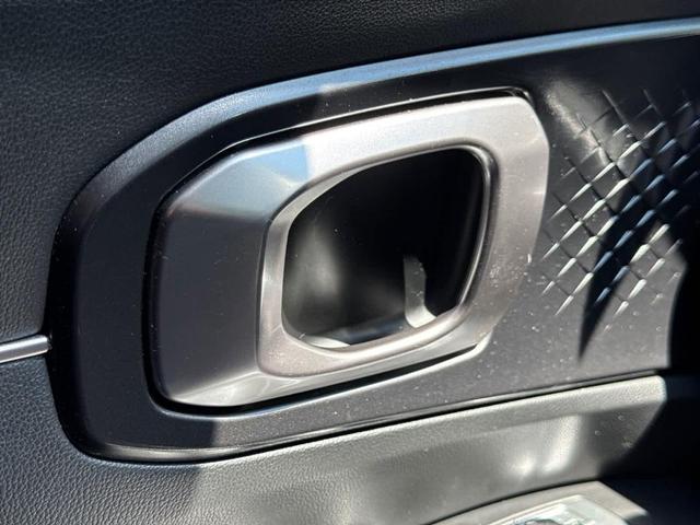 Photo of 2021 Sparkling Silver Kia Sorento