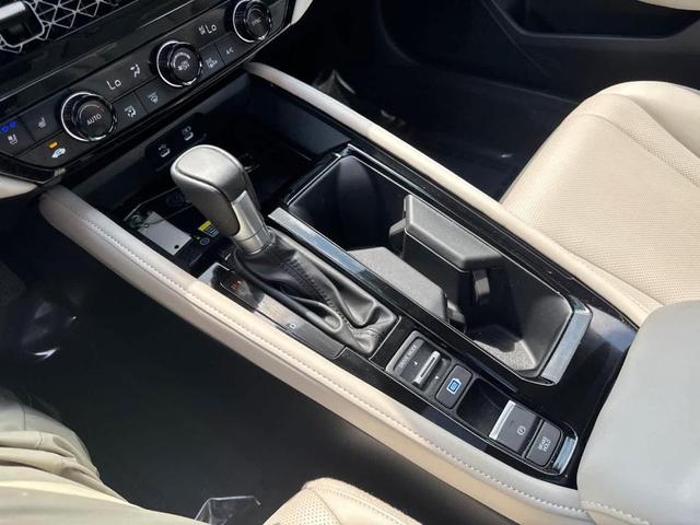 Photo of 2023 Platinum White Pearl Honda Accord Hybrid