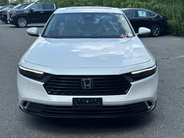 Photo of 2023 Platinum White Pearl Honda Accord Hybrid