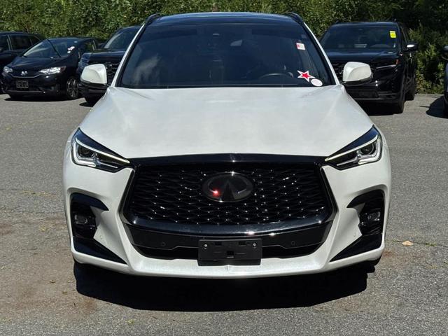 Photo of 2024 Radiant White INFINITI QX50