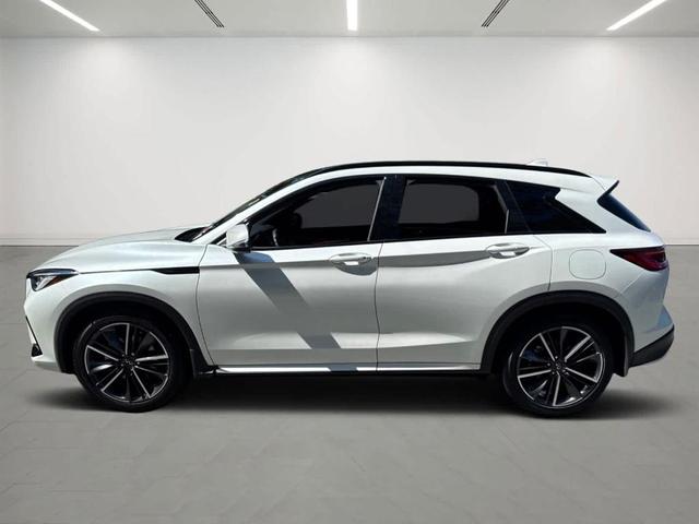Photo of 2024 Radiant White INFINITI QX50