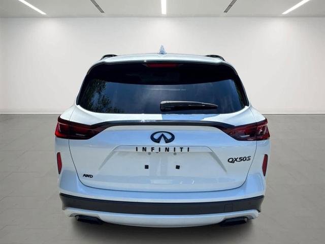 Photo of 2024 Radiant White INFINITI QX50