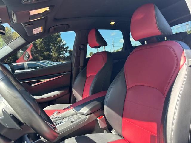 Photo of 2024 Radiant White INFINITI QX50