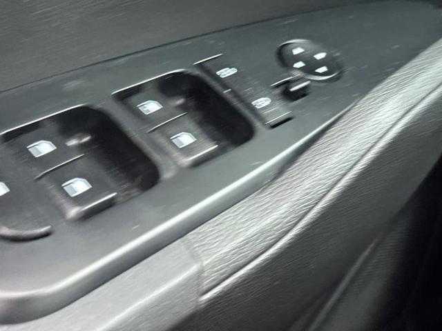 Photo of 2023 Gravity Gray Kia Sportage Hybrid