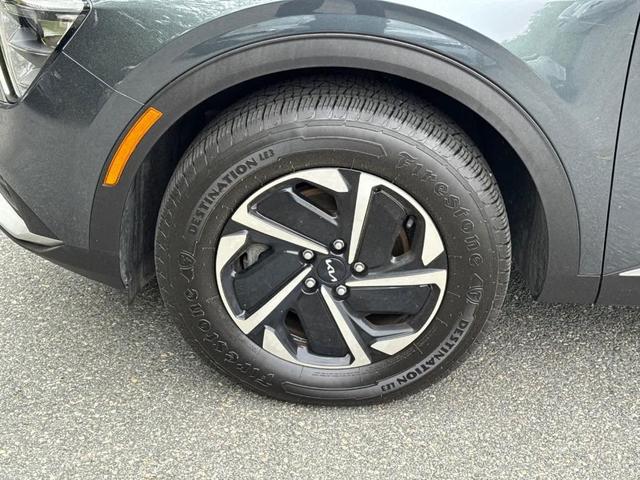Photo of 2023 Gravity Gray Kia Sportage Hybrid