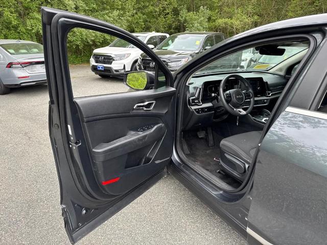 Photo of 2023 Gravity Gray Kia Sportage Hybrid