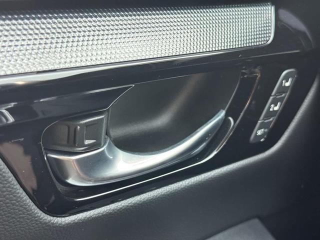 Photo of 2024 Crystal Black Pearl Honda CR-V