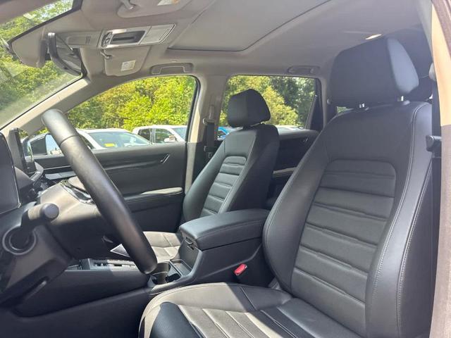 Photo of 2024 Crystal Black Pearl Honda CR-V