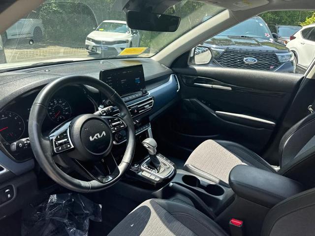 Photo of 2023 Snow White Pearl Kia Seltos