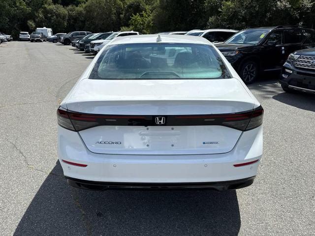 Photo of 2025 Platinum White Pearl Honda Accord Hybrid