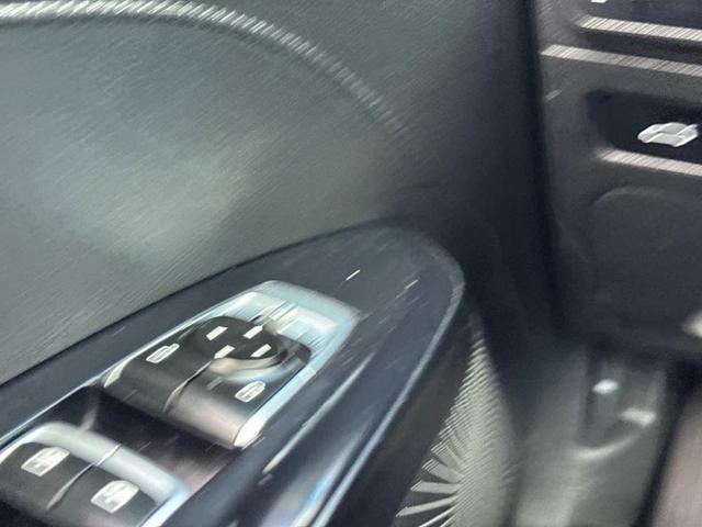 Photo of 2021 Ebony Black Kia K5