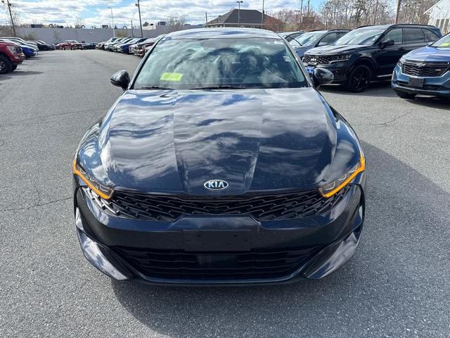 Photo of 2021 Ebony Black Kia K5