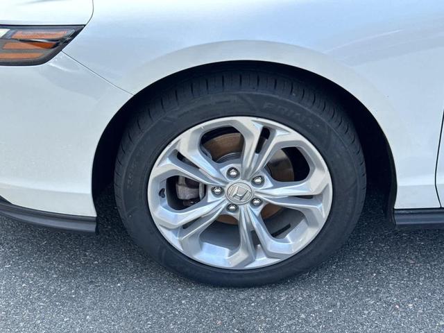 Photo of 2023 Platinum White Pearl Honda Accord
