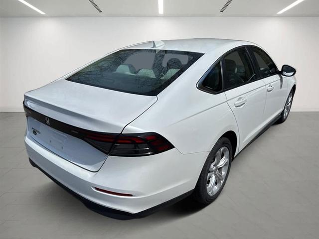 Photo of 2023 Platinum White Pearl Honda Accord