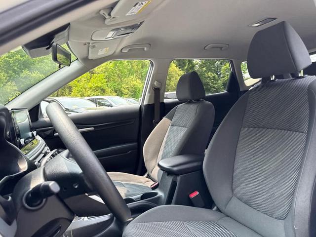 Photo of 2023 Snow White Pearl Kia Seltos