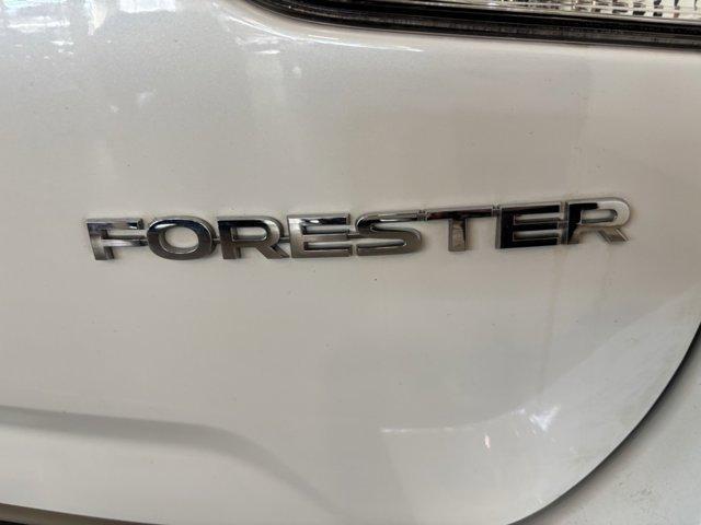 Photo of 2023 Crystal White Pearl Subaru Forester