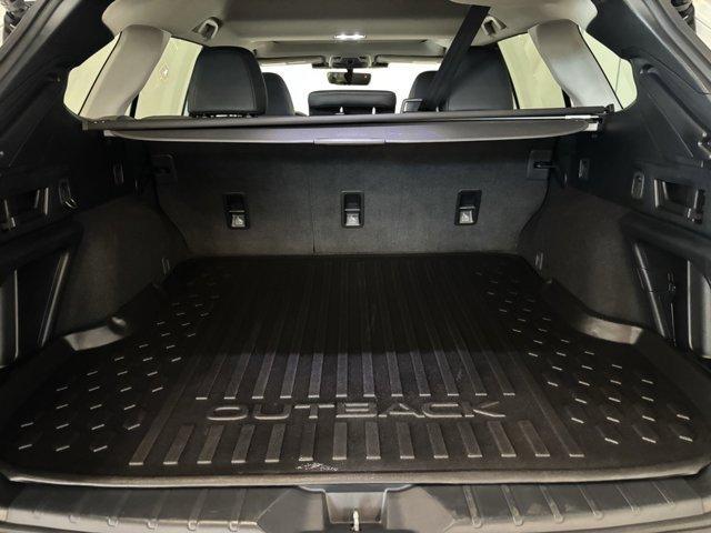 Photo of 2023 Crystal White Pearl Subaru Outback