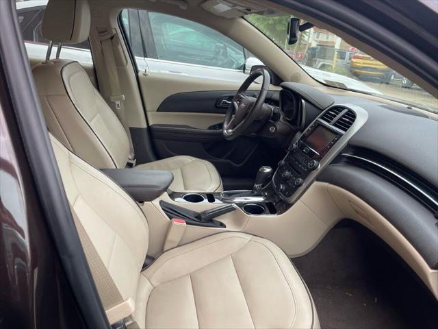 Photo of 2015 Autumn Bronze Metallic Chevrolet Malibu