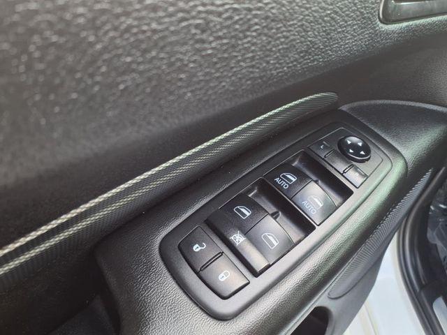 Photo of 2019 White Knuckle Clearcoat Dodge Durango