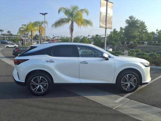 Photo of 2025 Eminent White Pearl Lexus RX 350