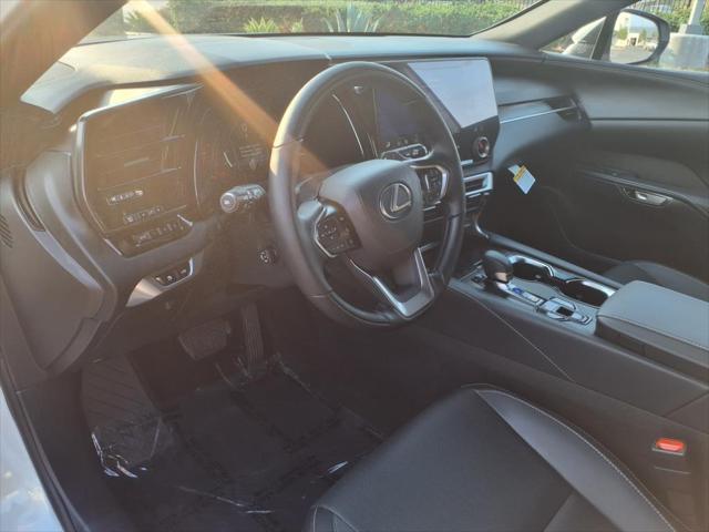 Photo of 2025 Eminent White Pearl Lexus RX 350