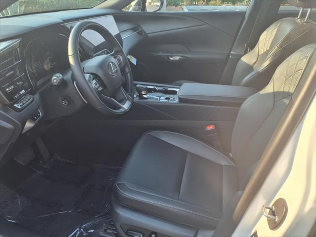 Photo of 2025 Eminent White Pearl Lexus RX 350