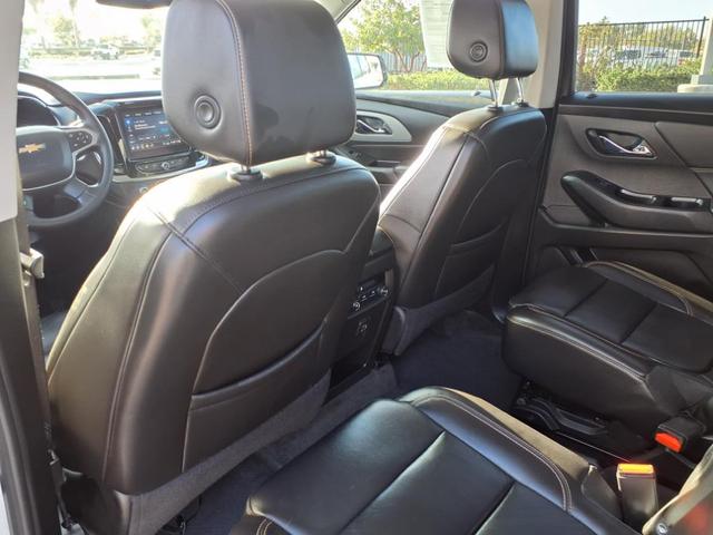 Photo of 2021 Summit White Chevrolet Traverse