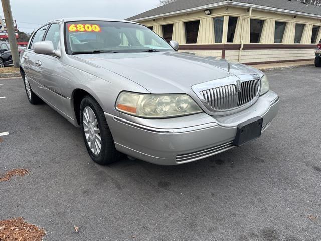 2004 Lincoln Town Car